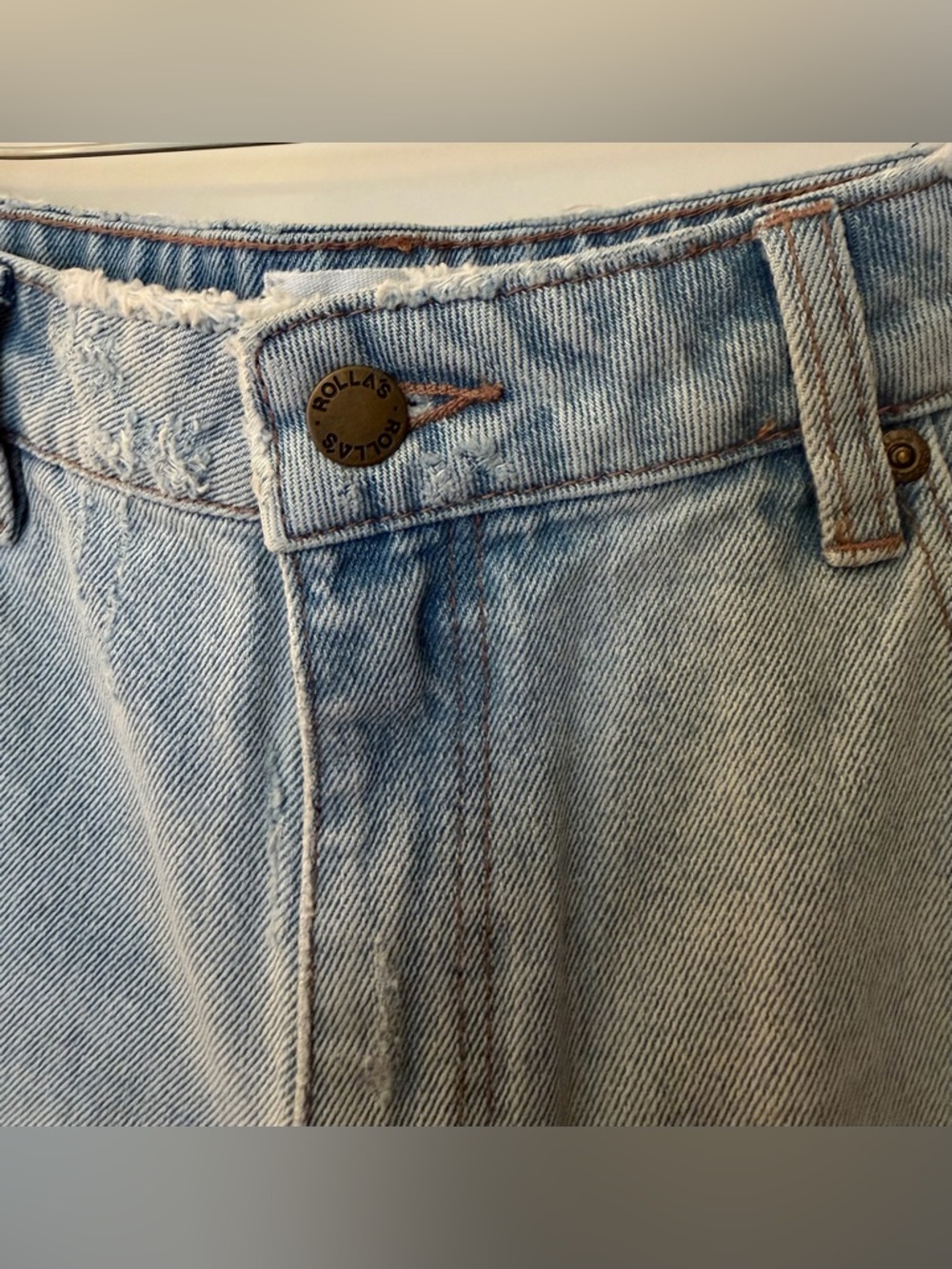 Rolla’s High Rise Cut Off Denim Shorts in Distressed Super Light Wash, 10/30 - Picture 4 of 12